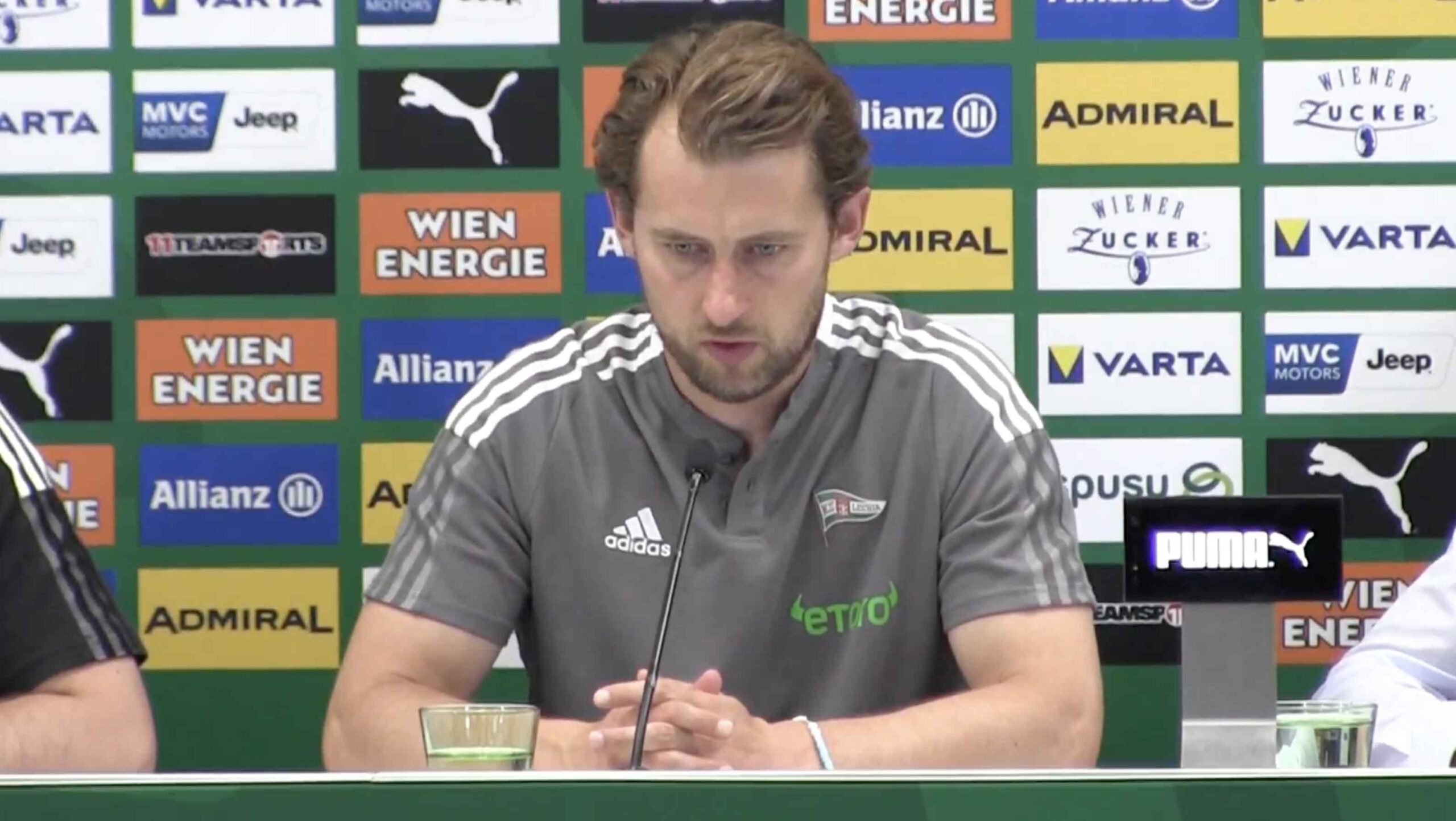Video: Tomasz Kaczmarek (Trainer Lechia Gdansk) - die Pressekonferenz nach dem Spiel gegen SK Rapid Wien