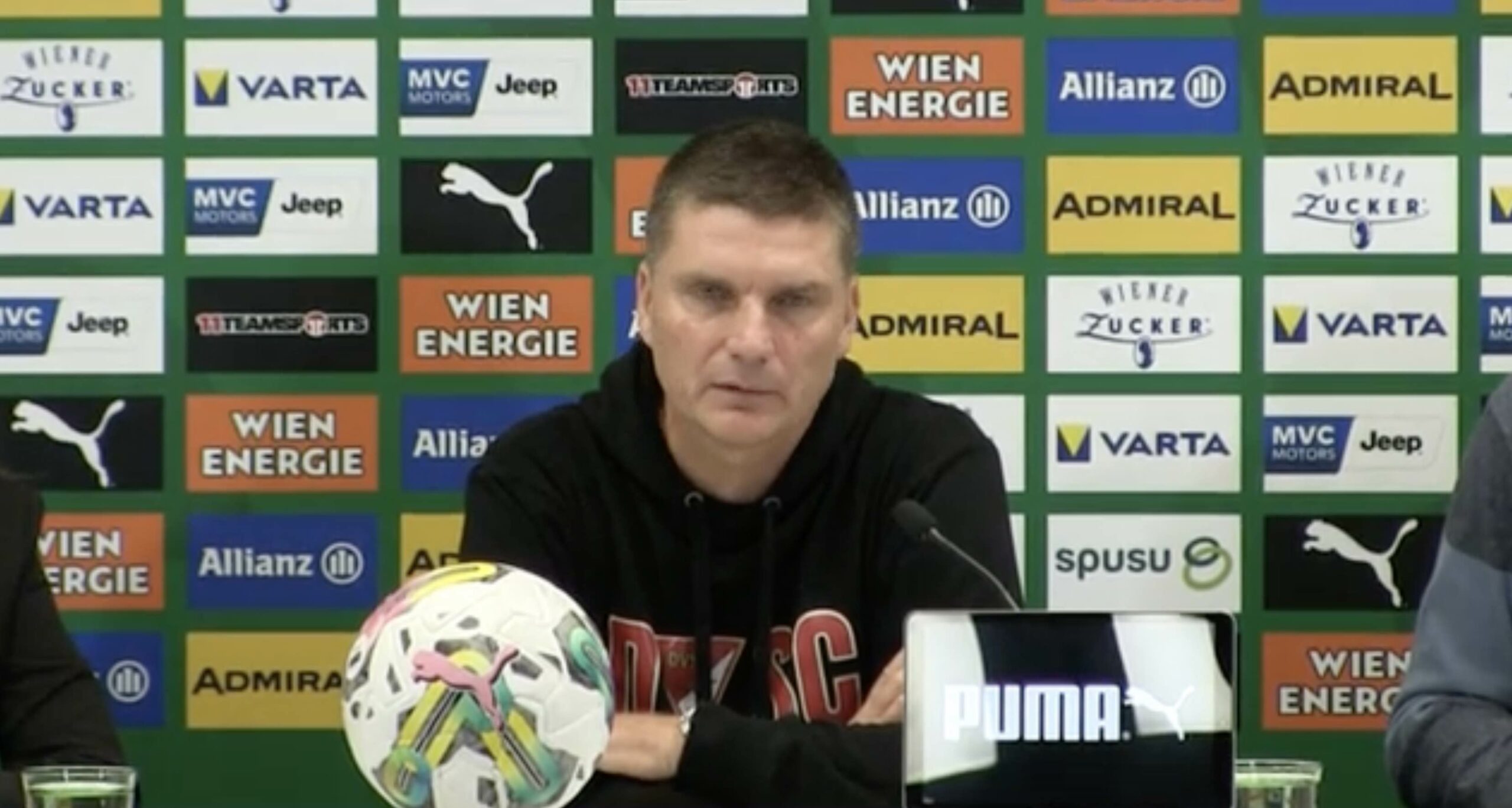 Video: Srđan Blagojević (Trainer Debreceni VSC) - die Pressekonferenz nach dem Spiel gegen SK Rapid Wien