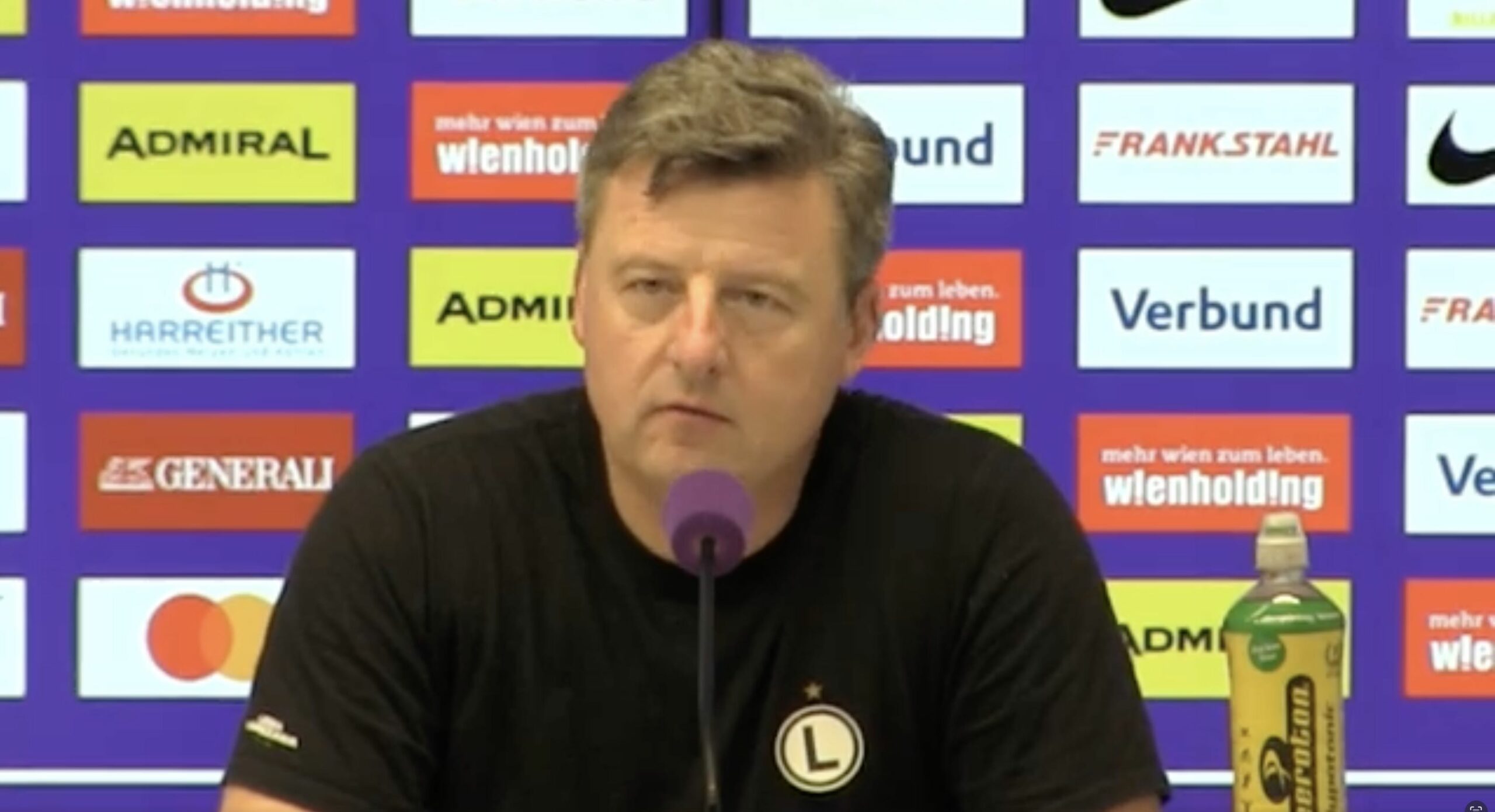 Video: Kosta Runjaić (Trainer Legia Warschau) - die Pressekonferenz nach dem Spiel gegen FK Austria Wien