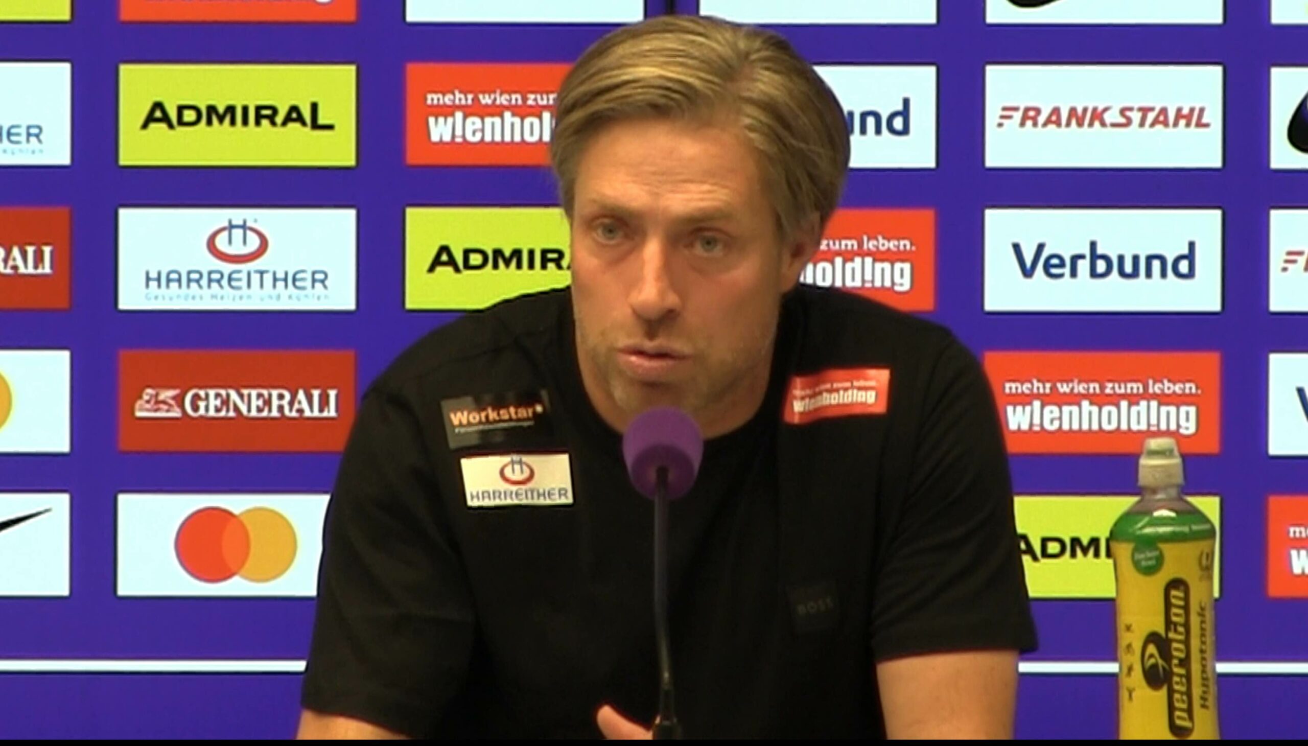 Video: Michael Wimmer (Trainer FK Austria Wien) - die Pressekonferenz nach dem Spiel gegen Legia Warschau