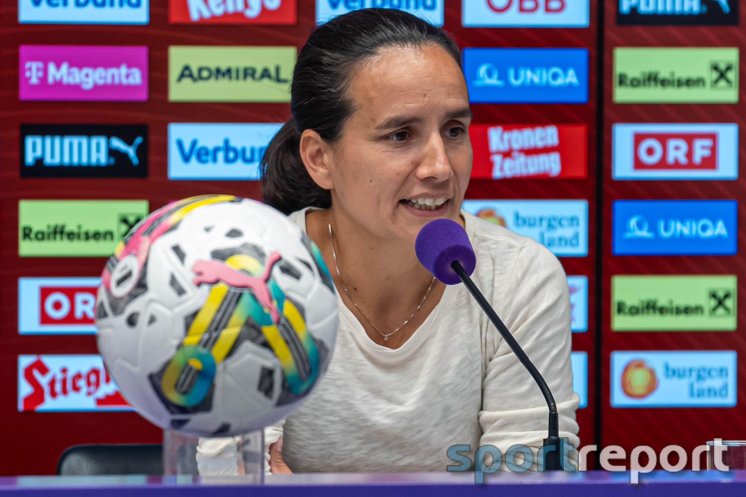 Video: Irene Fuhrmann (Trainer Österreich) - die Pressekonferenz nach dem Spiel gegen Frankreich