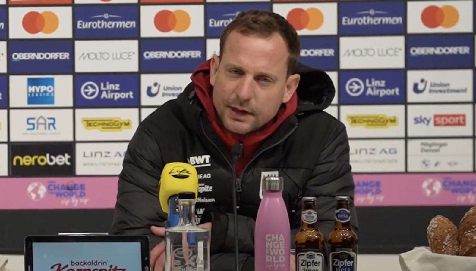 Video: Thomas Sageder (Trainer LASK) - die Pressekonferenz nach dem Spiel gegen FC Red Bull Salzburg