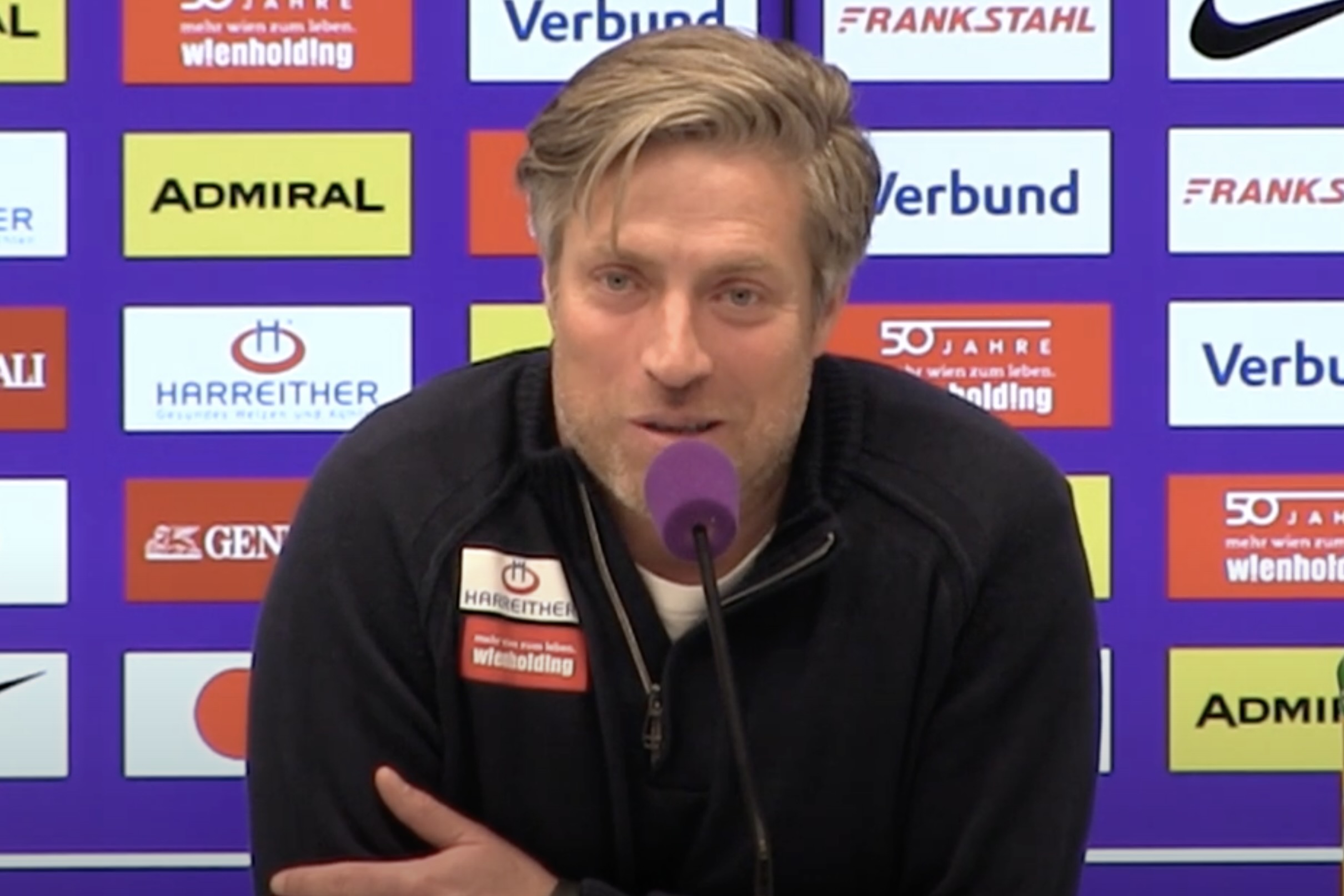 Video: Michael Wimmer (Trainer FK Austria Wien) - die Pressekonferenz nach dem Spiel gegen FC Blau Weiß Linz