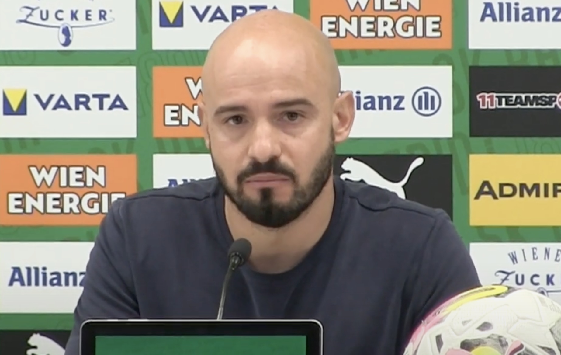 Video: Onur Cinel (Trainer FC Red Bull Salzburg) - die Pressekonferenz nach dem Spiel gegen SK Rapid