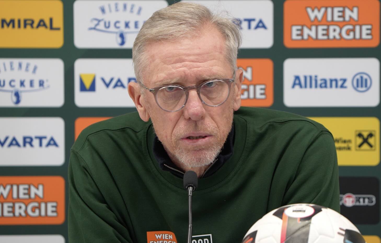 Video: Peter Stöger (Trainer SK Rapid) - die Pressekonferenz nach dem Spiel gegen LASK