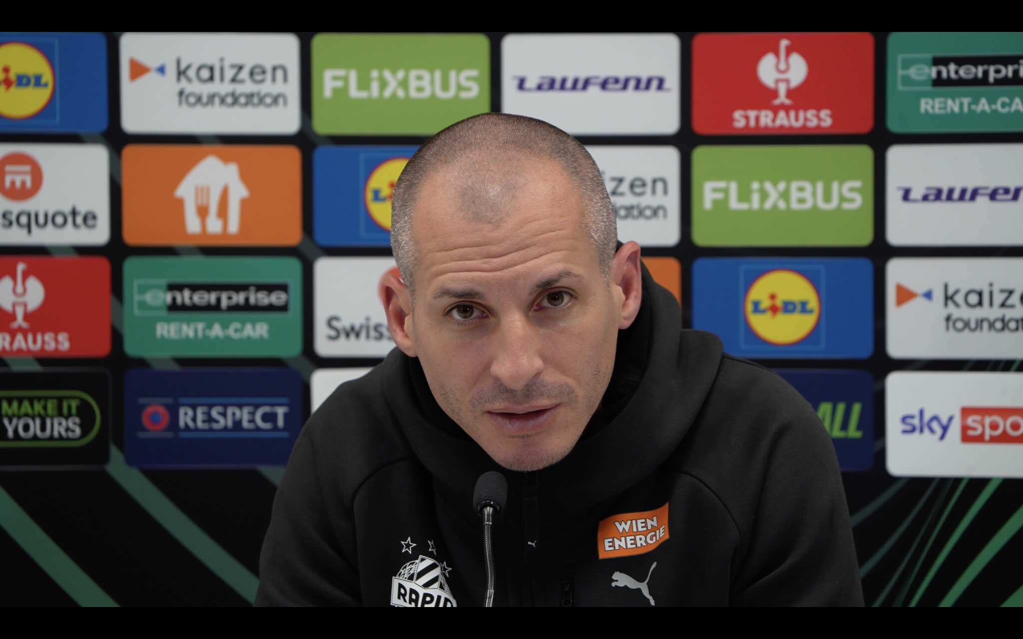 Video: Stefan Kulovits (Trainer SK Rapid) - die Pressekonferenz nach dem Spiel gegen Omonia Nikosia